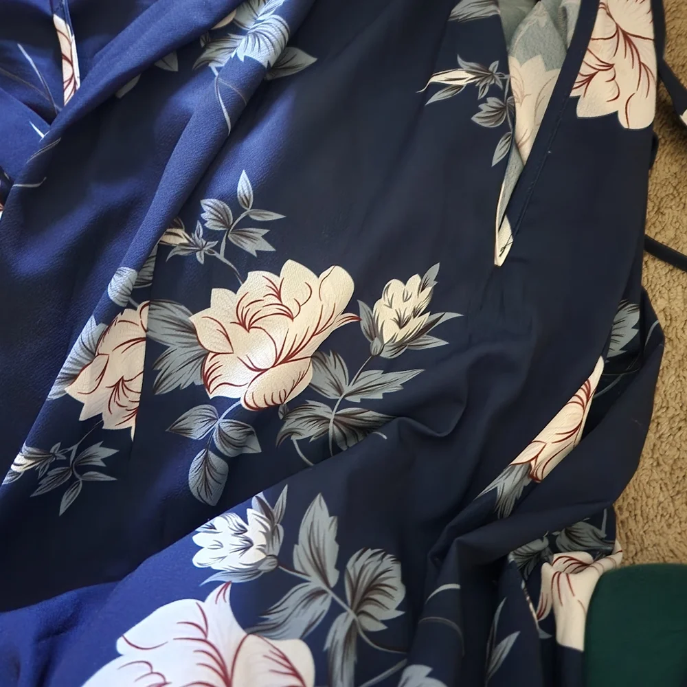Dress - Picture 5 of 5